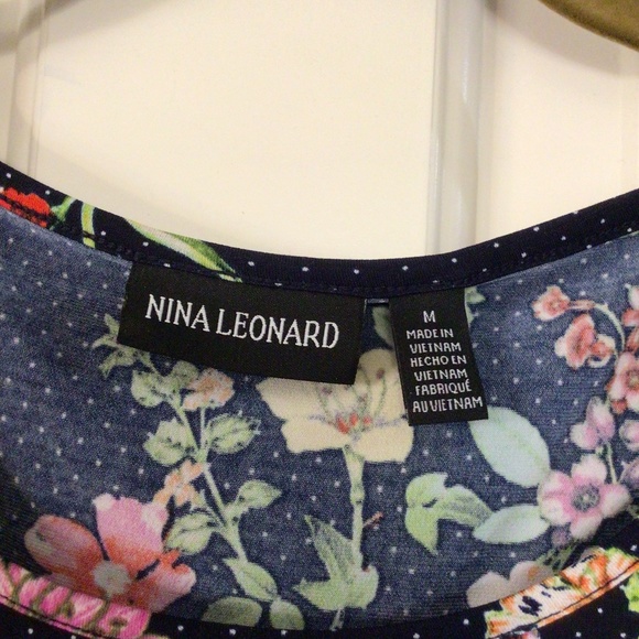 Navy floral Nina Leonard top, size Medium - Picture 2 of 4